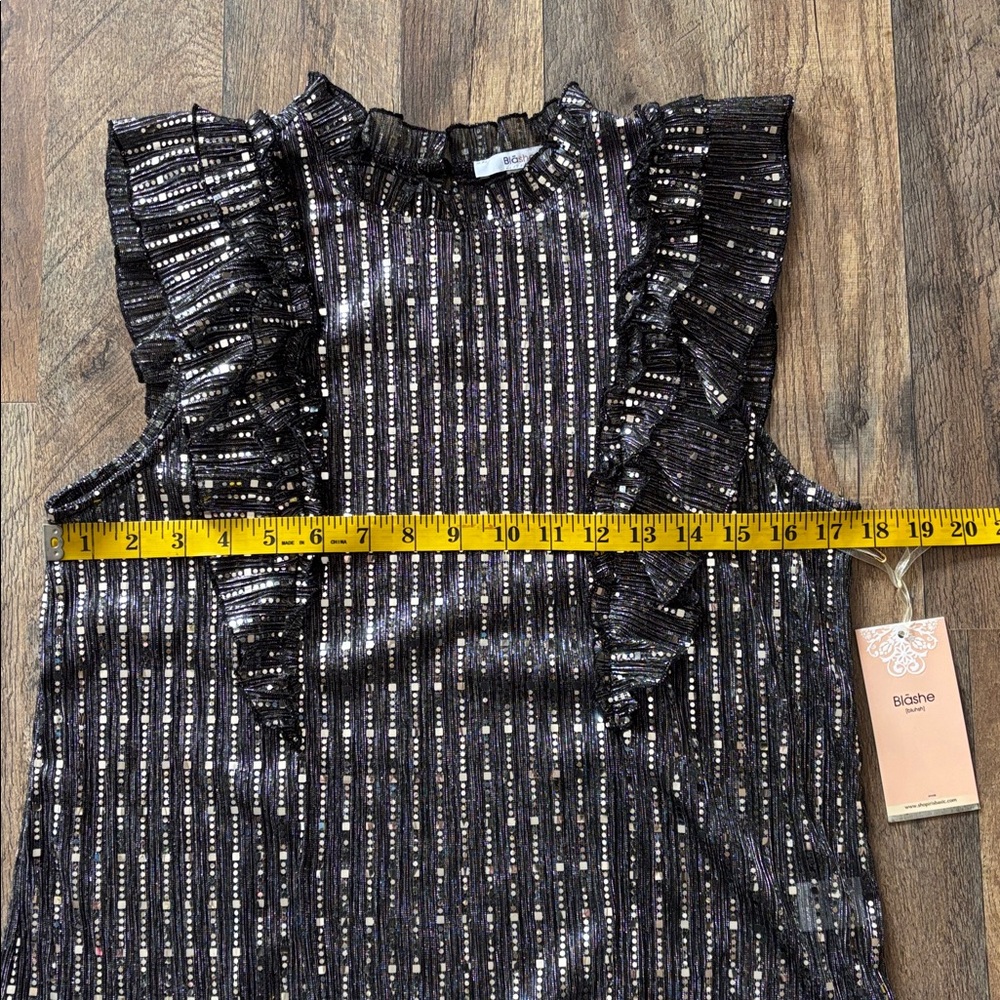 Blashe women's black and silver metallic striped flutter top size medium new - Picture 3 of 10